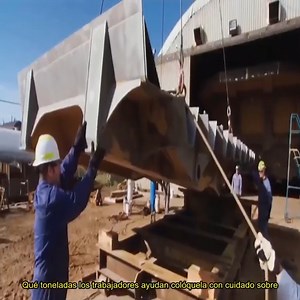 482K views · 10K reactions | Visitando la fábrica de Caterpillar, capacidad de carga de 650 a un costo de 5 millones de dólares, una llanta de 100,000 VND | Daniel MUASH oficial | Facebook