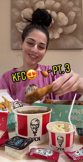 Delicious KFC Mukbang: ASMR Eating Show with Fried Chicken, Gravy, and Fries