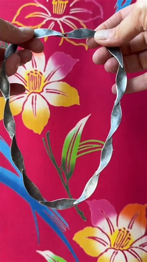 This work by Dana Cassara is a part of YUKATA INSPIRED 2025. Come by the Danaca Design Gallery to see them in person! All work is available to purchase. About the Work: Lilies are my least favorite flower; I’m allergic to the most beautiful and fragrant ones and many of the others remind me of death. That being said, I always enjoy a good challenge and so when the lilies landed on my bench I embraced the lovely petals and leaf forms. I explored several variation and landed on the simplest soluti