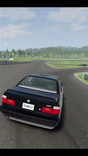 Doing laps in BeamNG #crashdrive #beamngexperiments #beamngcrashes #beamng #beamngdrive