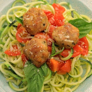 The Goosens make family moments in the kitchen, with the help of Walmart! Find the Kitchen Aid Deluxe 4.5 qt. Stand Mixer and its attachments at Walmart and make your favorite recipes together. | Tasty