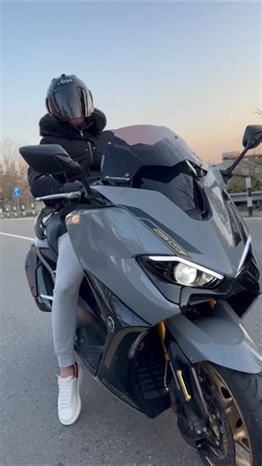 la Yamaha tmx #tmax #yamaha | Jose Vargas