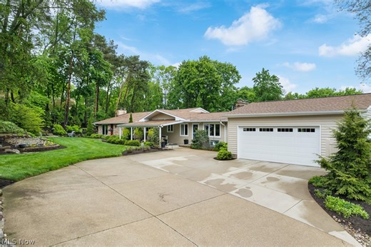 10661 Kent Ave NE, Hartville, OH 44632 - MLS 5207286 - Coldwell Banker