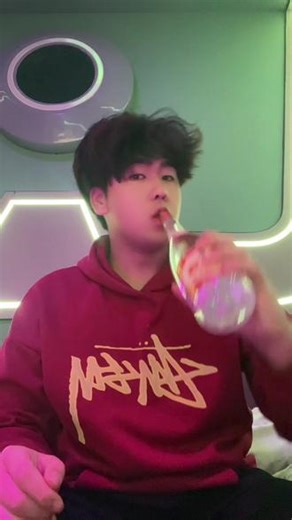 恍惚间，我也不知道哪句是真