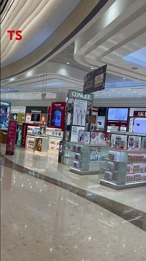 Shopping place at Changi Airport Singapore,Duty Free