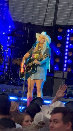 Miranda Lambert singing Morgan Wallen’s “Thought You Should Know,” a song she co-wrote, while on the I’m The Problem Tour in Madison, Wisconsin! #MirandaLambert #MorganWallen #CountryMusic #Country #ImTheProblemTour #ThoughtYouShouldKnow | Music Mayhem