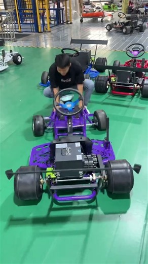 This drift go-kart features a high-capacity battery #carstuff #DriftKart #CustomKart #BigToysForMen