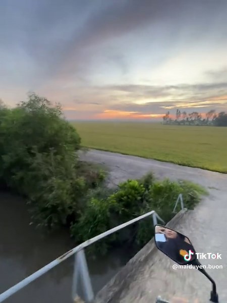 Video của Người sử dụng tik tok (@maiduyen.buon) với bản nhạc Đường Tôi Chở Em Về - M.A.D Label