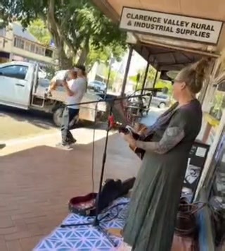 Is there really anything better than happy kids just being happy? Wil Edgar & son came over to have a little dance the other day and seriously made my day :-) | Shannon Kae
