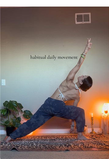 daily yoga and movement and stretching and feeling and coming back to my body 💟 ##yoga ##yogaflow ##yogateacher