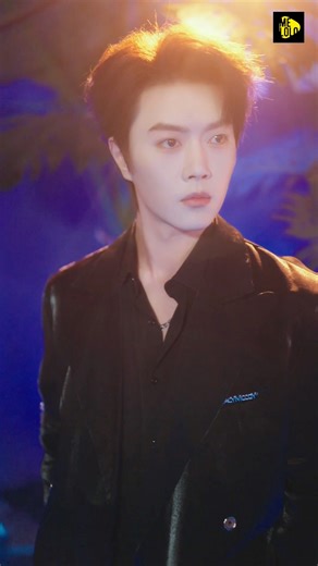 Melolo-Drama Gratis on Instagram: "Main api sama yang suka main api juga❤️‍🔥 🎬Judul Drama: Jebakan Manis Siva Buka Melolo📱, cari judul dramanya dan tonton semua episodenya 100% gratis! 🎬 【Synopsis】Gadis polos sekaligus berbahaya, Siva, dibesarkan di desa selama dua puluh tahun tanpa perhatian ayah kandungnya. Saat akhirnya diakui kembali ke keluarga Luminor, dia disambut ejekan dan sinis. Namun, dia bukan korban. Di meja judi dan permainan hati, para musuh tumbang, termasuk sombong Tuan Luka