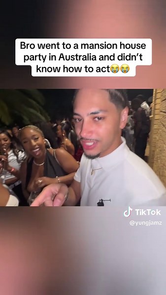 Epic House Party in Australia: Wild Mansion Moments