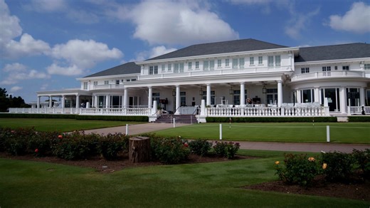 Hanse explains architecture of LACC course