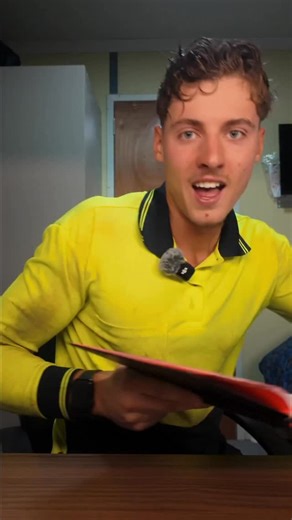 @piet.glombitza on Instagram: "Ich hab die letzten 30 Tage jeden tag ein Video hochgeladen und dass ist passiert… @francisgalaan #australien #workandtravel #arbeiten #fifo #solarfarm"