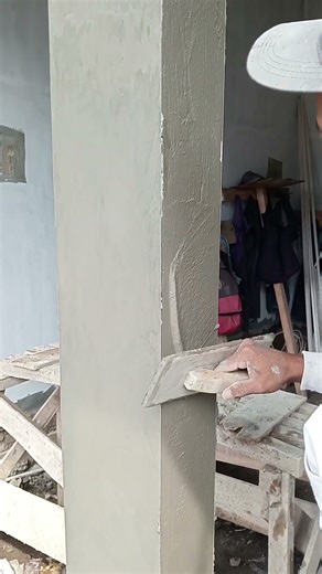cement plaster for the middle column
