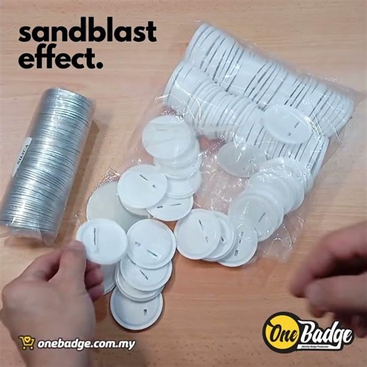 How To Make a Button Badge with Safety Pin-Back- Onebadge