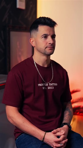 ¿Buscas un estudio de tatuajes en Barcelona que entienda tu estilo? Desde fine line limpio, realismo o tatuaje anime, hasta micro tatuaje, lettering o New School. En nuestro estudio de tatuajes en Barcelona analizamos tu personalidad y te ayudamos a elegir el diseño que realmente encaje contigo. Si no encuentras el lugar ideal, ven a nuestro estudio de tatuajes en Barcelona, a solo 40 km. Te esperamos en ProStyle Tattoo.