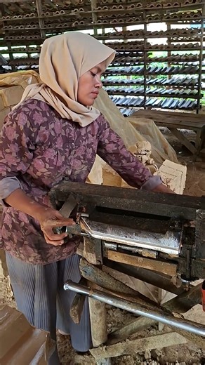 clay roof tile making process #trending #creative #construction #amazing #facts