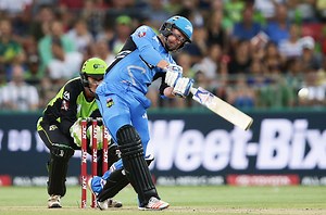 BBL 2016/17: Top five moments from the Sydney Thunder vs Adelaide Strikers clash