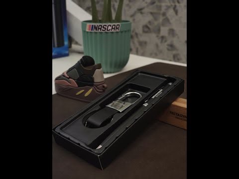 pen key chain green