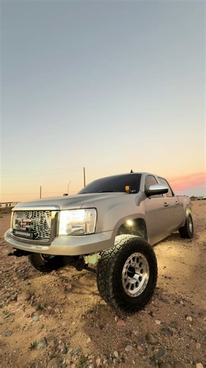 Prerunner Skills Showcased on a Closed Course