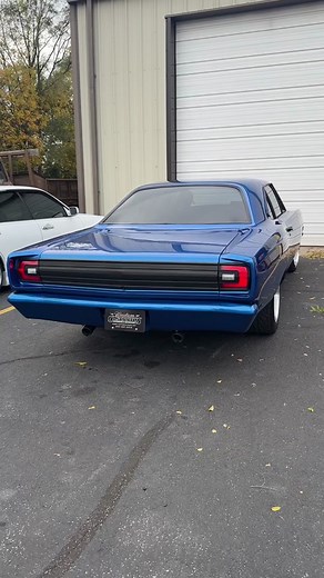 528 Hemi Startup - Classic Muscle Car Revving Sound