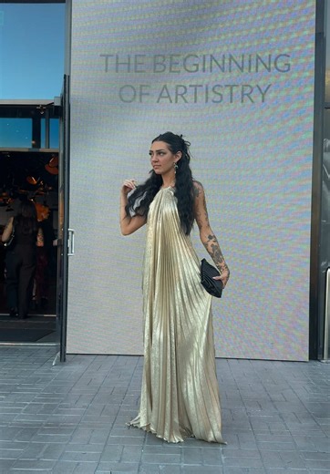 This is your sign to look in the unexpected places for your formal dresses #formal #redcarpet #dress I found this in the grandma section at Dillards #ootd