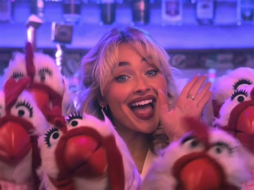 Sabrina Carpenter Performs 'Manchild' on The Muppet Show