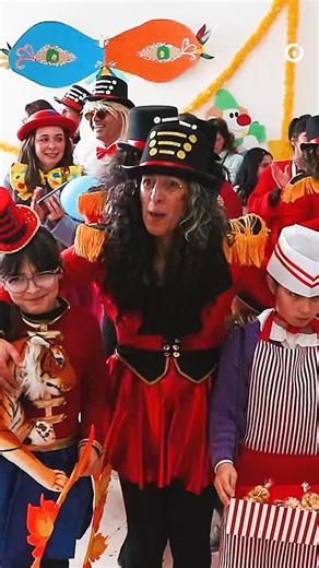 Foi com muita cor e alegria que se assinalou hoje o Carnaval nos complexos escolares do Furadouro, Arcos e Alvito! Partilhamos por aqui alguns dos melhores momentos. | Município de Óbidos