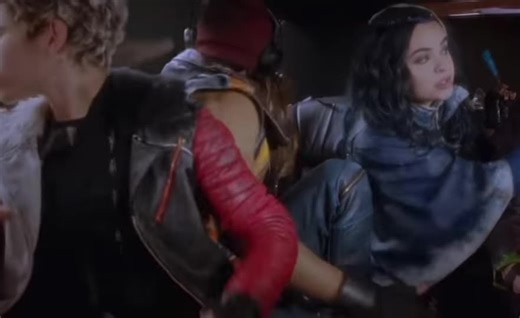 Descendants Behind the Scenes: Set It Off