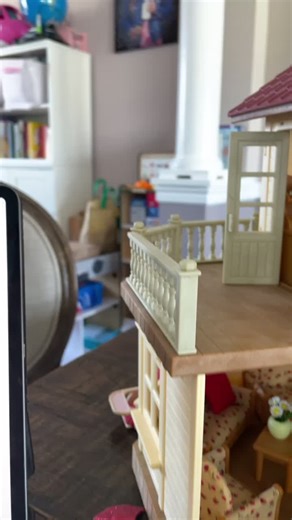 ||part three of decorating my calico critter house!||