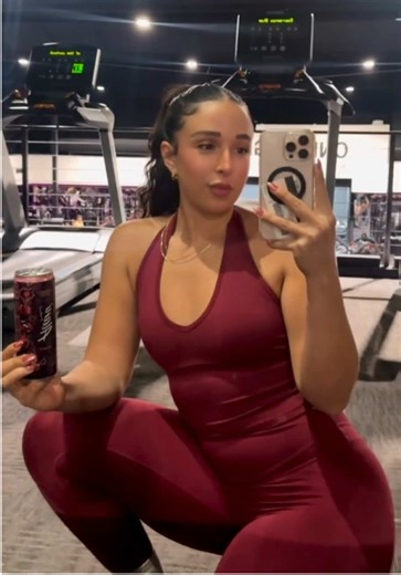 back days >>> Fit from @Paragon Fitwear Wearing a small top and medium leggings. Code alissa to save and support ♥️ #fitness #gfotd #workoutfit #fyp