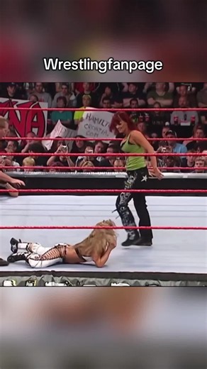 Lita vs Trish Stratus Wrestling Fanpage Highlights