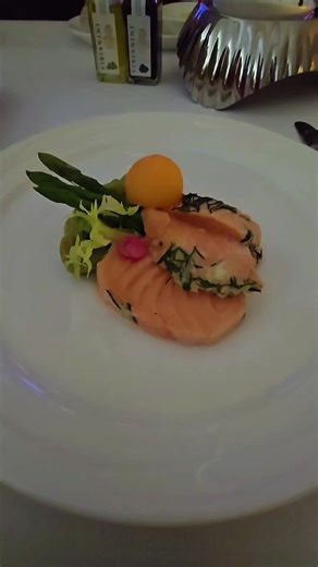 @Emirates A380 First Class dinner 🍽 😋 👌 😍 #viral #a380 #emirates #travel #aviation