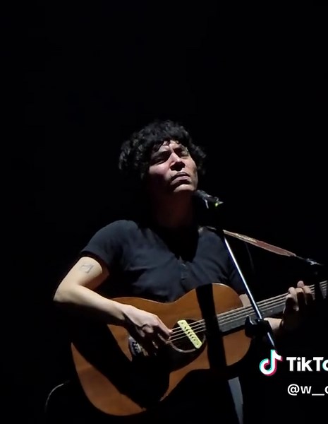 Soy uno con el cielo, cada que te veo a ti. @ed maverick #edmaverick#lanubeeneljardin#fyp#oaxaca