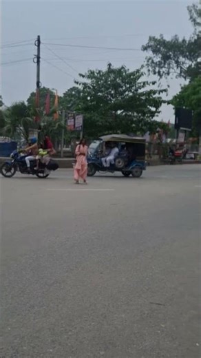 মানিকগঞ্জ শহর বিজয় মেলার মাঠের পাশের রোডটা ভিডিও কেমন হয়েছে কমেন্ট বক্সে জানান