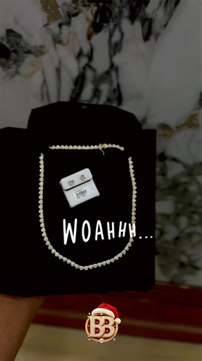 Bling Bling Jewelry on Instagram: "Set en especial de cadena y aretes en oro 14K. Contamos con un equipo fabuloso listo para ayudarte hoy y brindarte la mejor atención. ¡Visítanos y aprovecha esta oferta especial!"