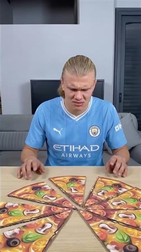 Do you like eating pizza? 🍕😄#football #ronaldo