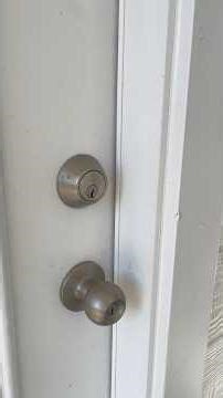 Key Won’t Turn in the Lock — Easy Fix #keywontturn #keylock #howto #diy #homehacks #lifehacks