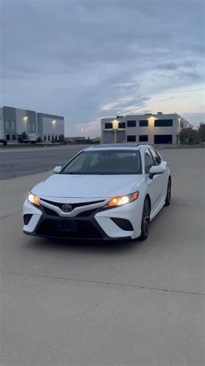 2018 TOYOTA CAMRY HYBRID | #accessautomotive