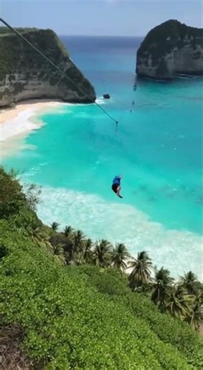 Zipline Snaps Over Ocean!