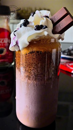 KitKat Blueberry Coffee Shake 🤯 The Creamiest Coffee Dessert You’ll Ever Try! #shorts