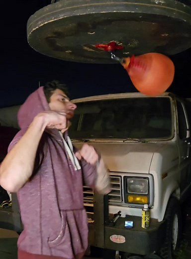 Just a lil sunday night bagging session. Hope you all had a great weekend! #Speedbag #Boxing #Training #Fitness #Workout #BoxingTraining #Cardio #Fyp #SpeedbagWorkout #Technique #FightFitness #PunchingBag #AthleticTraining #Strength #Coordination #Endurance #BoxingSkills #Knockout #FitnessTips #TrainingMotivation #ShadowBoxing