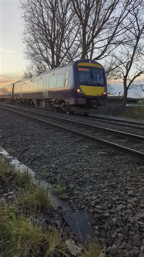 EMR Class 170 (170532) at Speed
