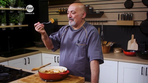 Calamari fritti o in umido? Casa Pappagallo non ha dubbi! 😎 Oggi #InCucinaConLucaPappagallo si mangia il pesce: appuntamento alle 18.15 in #PrimaTv su #FoodNetwork #canale33 | Food Network Italia