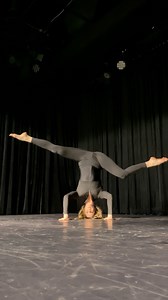 Better up side dawn #flexibilitygoals #yoga #yogadaily #contortionist #headstandpractice #dancerslife #funvideos #fitnesswomen | Polina G