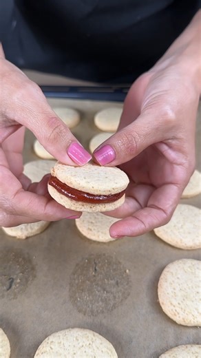 32K views · 218 reactions | This shortbread cookie melts in your mouth, it’s so soft! | Super Recipes | Facebook
