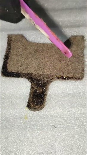 Handcrafting leather wallet by using leather cutouts!!! 👜