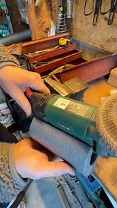 92K views · 413 reactions | Fixer sa meuleuse avec un support DIY #diy #bricolage #tricks #astuce #tips évidemment, la longueur de la mousse, évite de boucher la partie ventilation de la meuleuse | Olivier Collin | Facebook