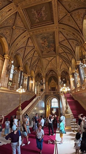 POV: Walking inside the 3rd largest Parliament in the world 🇭🇺!